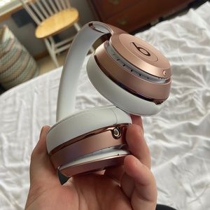 wireless beats solo3 headphones